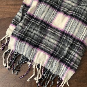 100% Cashmere Plaid Scarf